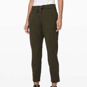 Lululemon On the Fly 7/8 pants Dark Olive 2
